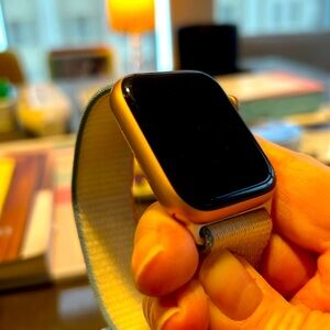 APPLE Watch SE, Rose Gold, Sport Loop band BEST OFFER